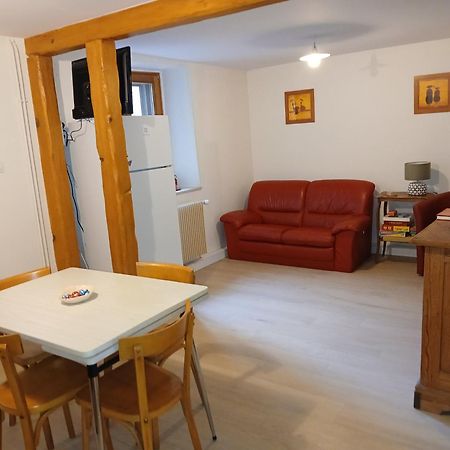 Charmant Petit Appartement Avec Bel Exterieur. Saint-Amarin Rum bild